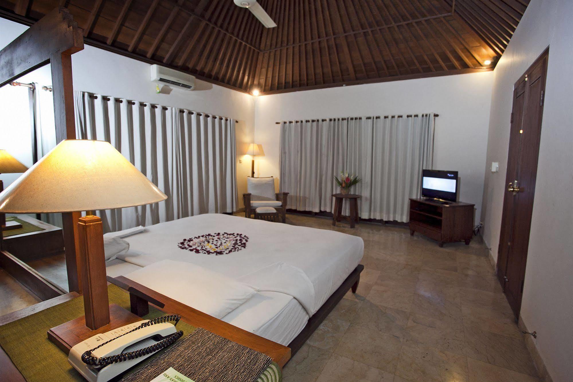 Natah Bale Villas Sanur Esterno foto